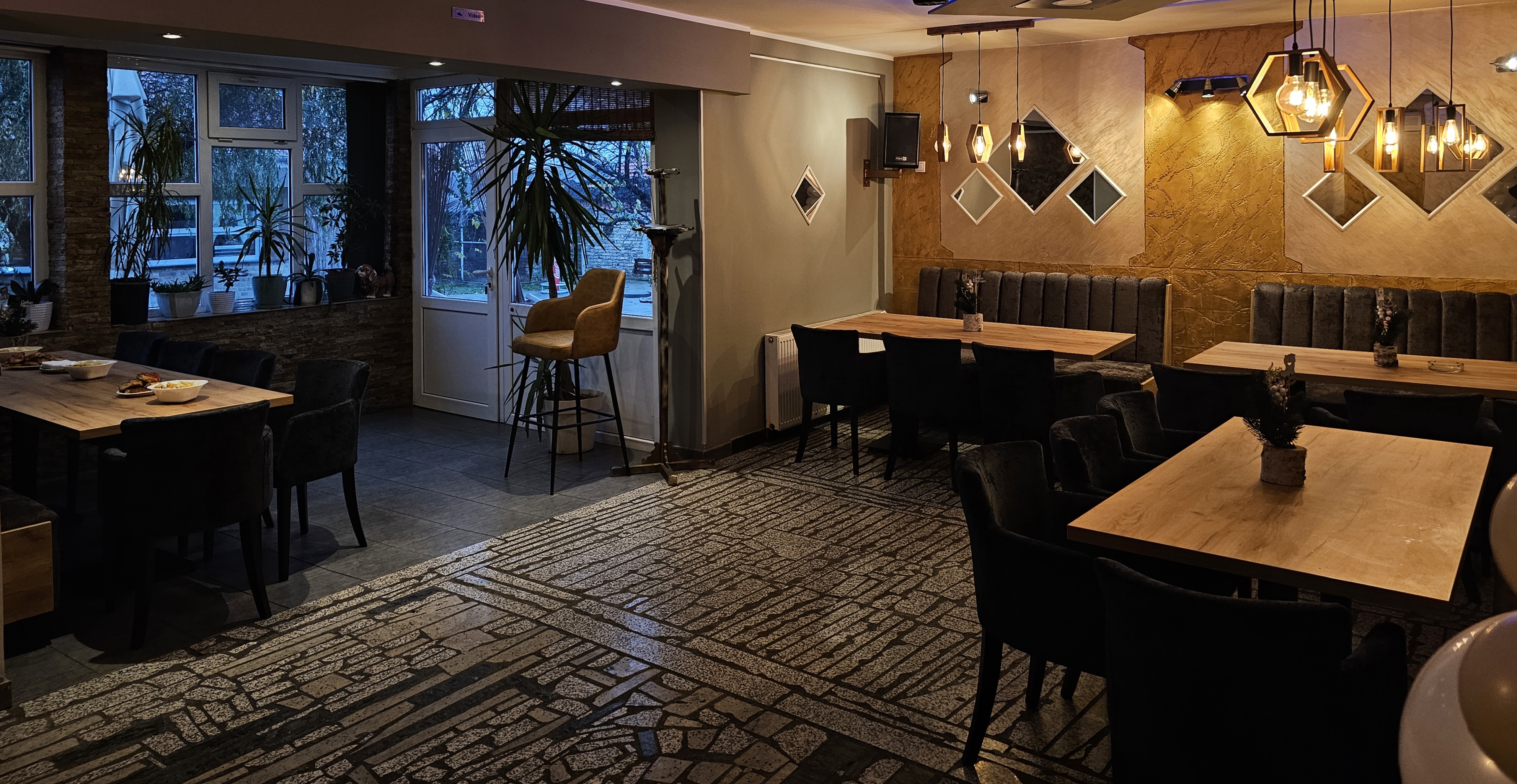 Pizza & Grill Light - Lokal